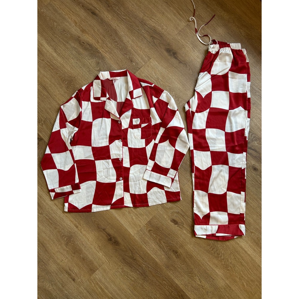 YiNi LuLu Women Red White Checkerboard Pajama Set Feels Like Satin Size Large
